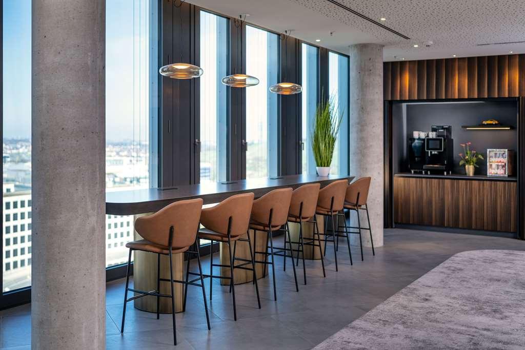 Radisson Blu Hotel At Porsche Design Tower שטוטגרט מתקנים תמונה